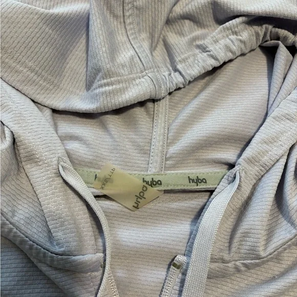 HYBA Women’s Lilac Hooded Yoga Zip Up Sweater - Picture 2 of 3